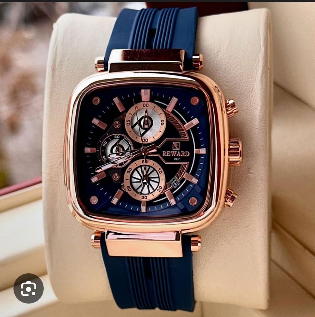 سه موتوره فعال  تاریخ شما ضد آب شیشه هاردلکس  جنس بدنه استیل بند سیلیکونی قطر صفحه ۴۴میلی متر